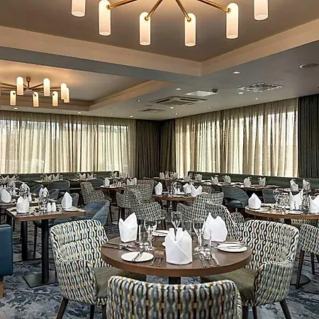 麦克威廉姆公园酒店