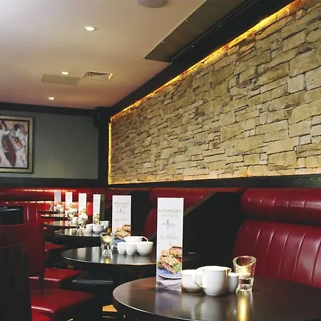 麦克威廉姆公园酒店 酒店 4*