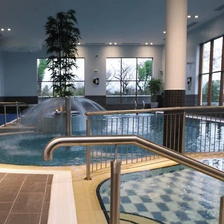 Hotel Mcwilliam Park 4*