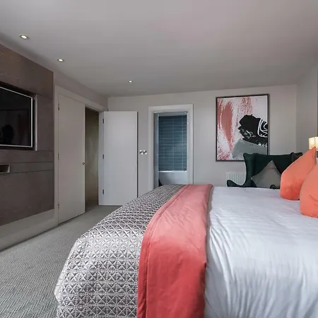 Mcwilliam Park Hotel