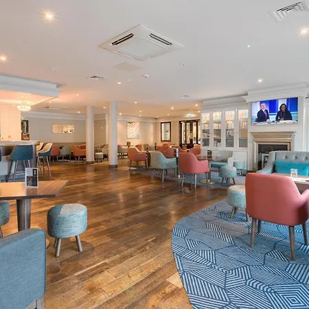 麦克威廉姆公园酒店 4*