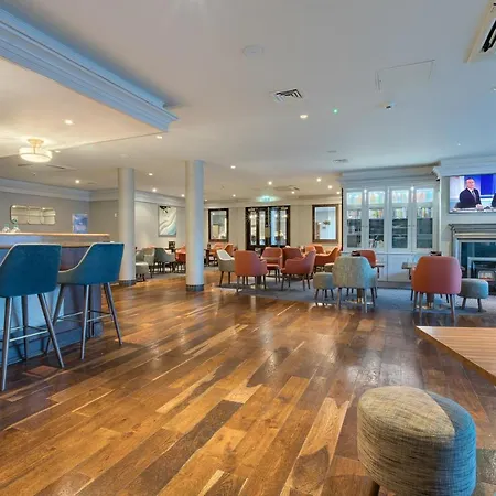 Mcwilliam Park Hotel