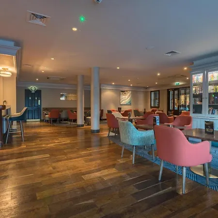 麦克威廉姆公园酒店 酒店 4*