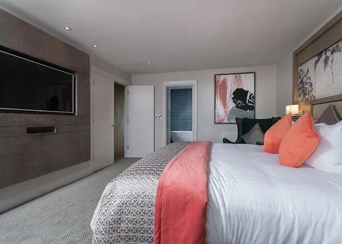 Mcwilliam Park Hotel